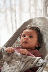 BABYBJORN - leżaczek BLISS MESH, szarobeżowy + zabawka Soft Friends